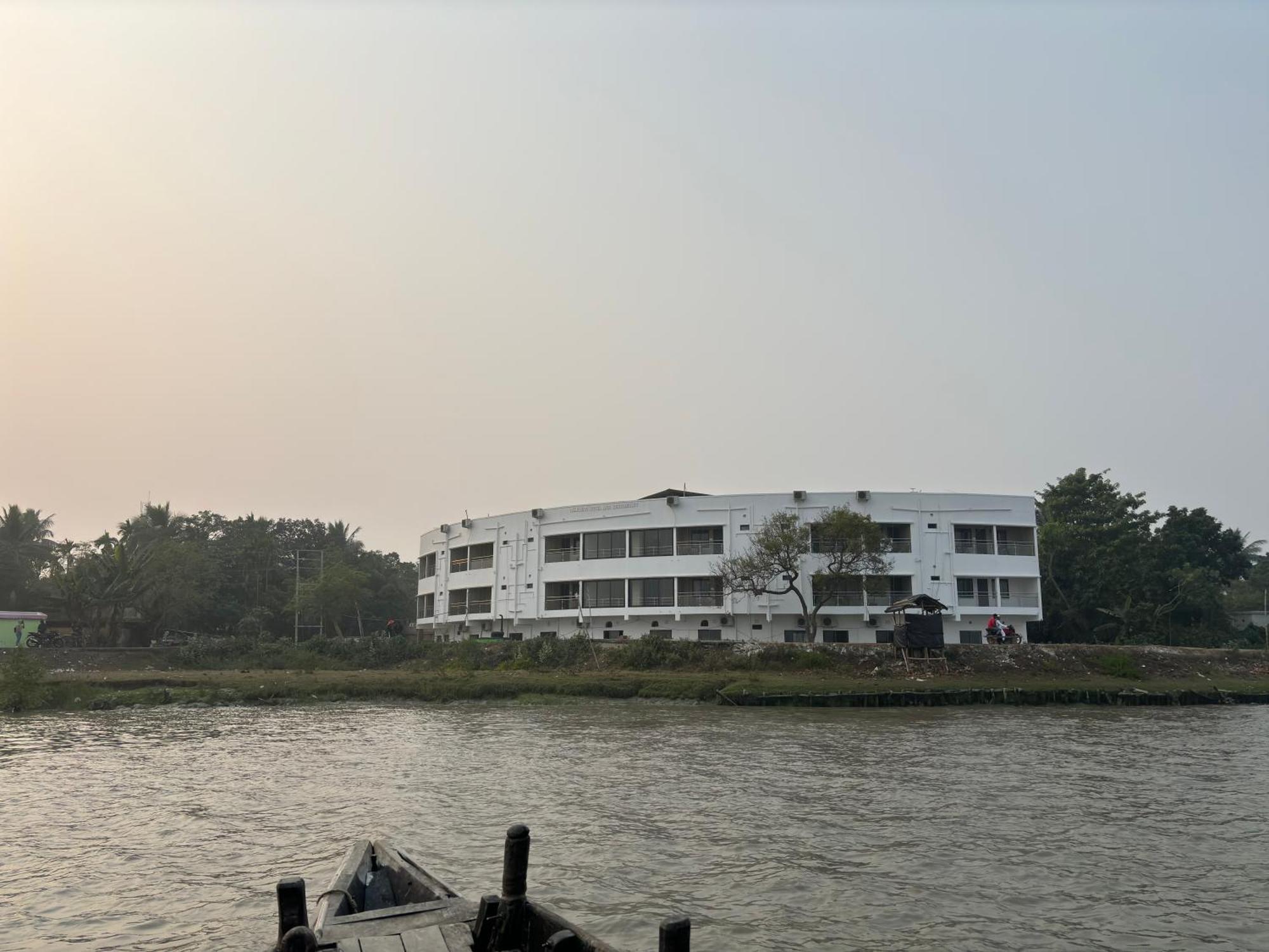 Ichhamati Hotel And Restaurant Hasnabad 외부 사진