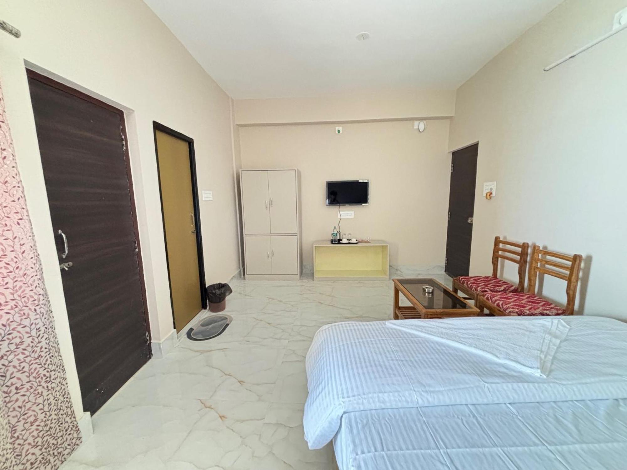 Ichhamati Hotel And Restaurant Hasnabad 외부 사진